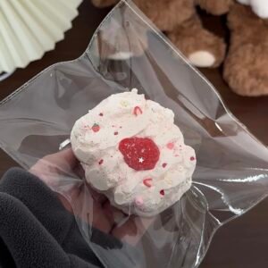 45023 Choco Bear Strawberry Stack (Light Yogurt Texture Series) / 巧可熊捏捏 草莓堆堆（轻酸奶触感系列）