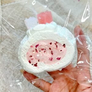 229 DAMI Lychee Swiss Roll (Latex Soft Texture Series) / DAMI捏捏 荔枝瑞士卷（乳膏触感系列）