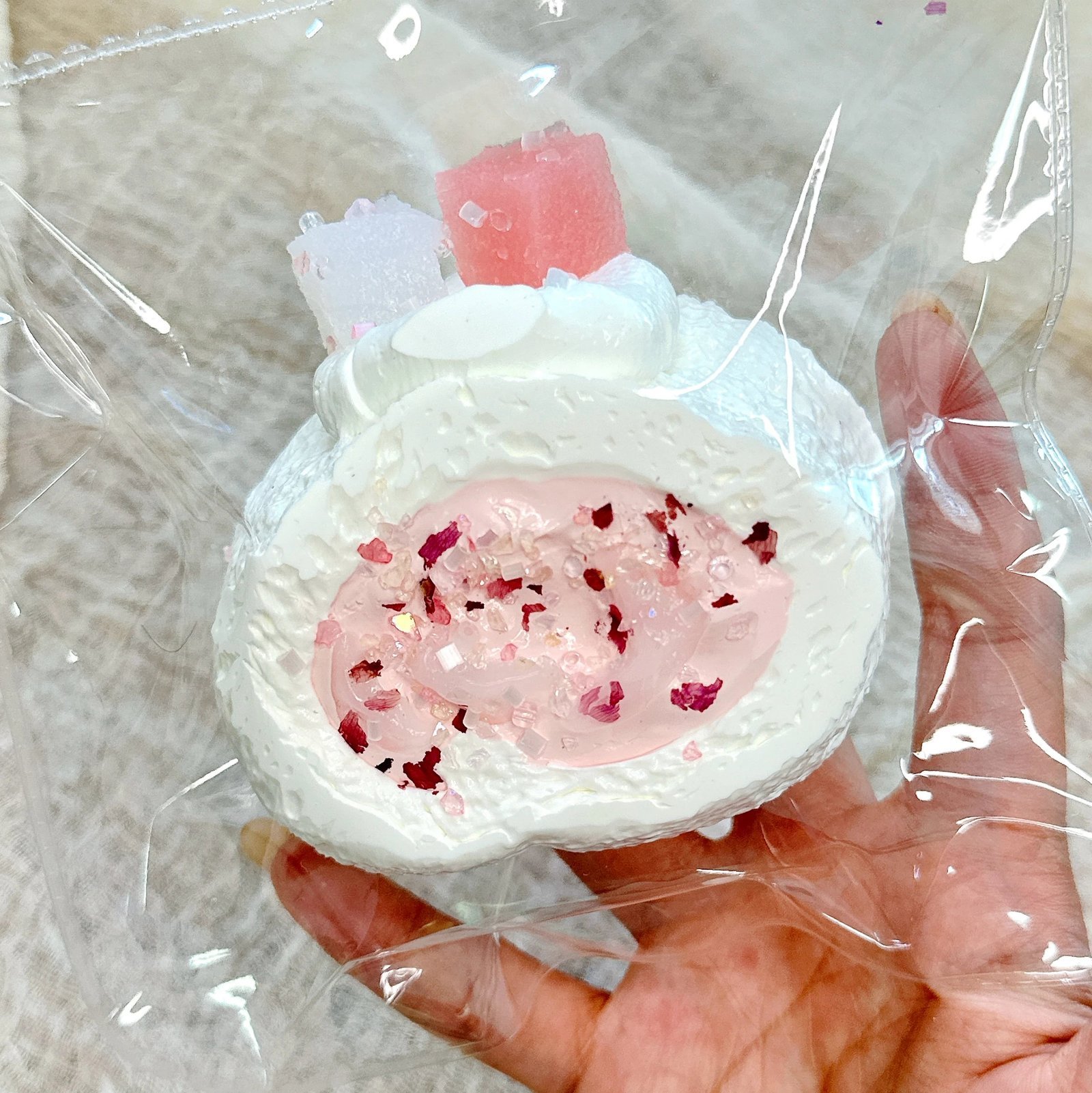229 DAMI Lychee Swiss Roll (Latex Soft Texture Series) / DAMI捏捏 荔枝瑞士卷(乳膏触感系列)