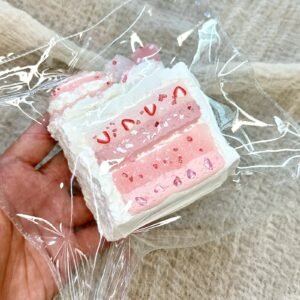 230 DAMI Berry Cake Slice (Light Cream Texture Series) / DAMI捏捏 莓莓切块蛋糕（轻奶油触感系列）