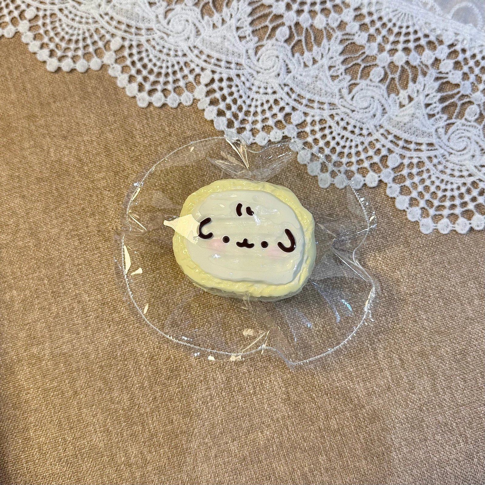 62036 Kaka Shop Squishy Puppy Swiss Roll (Moldable Clay Texture Series) / kaka shop捏捏 小狗瑞士卷