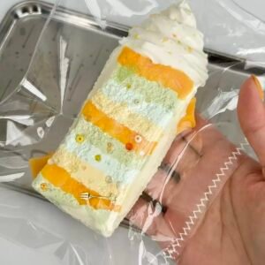 78008 Kira Squishy Mango Pandan Snow-Topped Long Toast / Kira捏捏 芒果斑斓雪顶长吐司