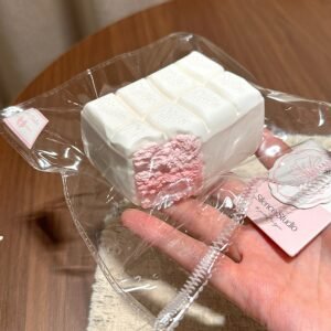 19002 Silence Studio Berry Velvet White Chocolate (Cream Clay Texture Series) / Silence Studio ベリーベルベットホワイトチョコ (クリームクレイ触感シリーズ)