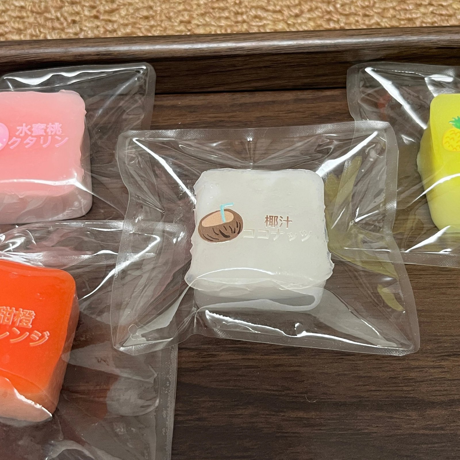 20012 Xiao Chen Nie Coconut Fruit Cube / 小陳捏 ココナッツフルーツキューブ