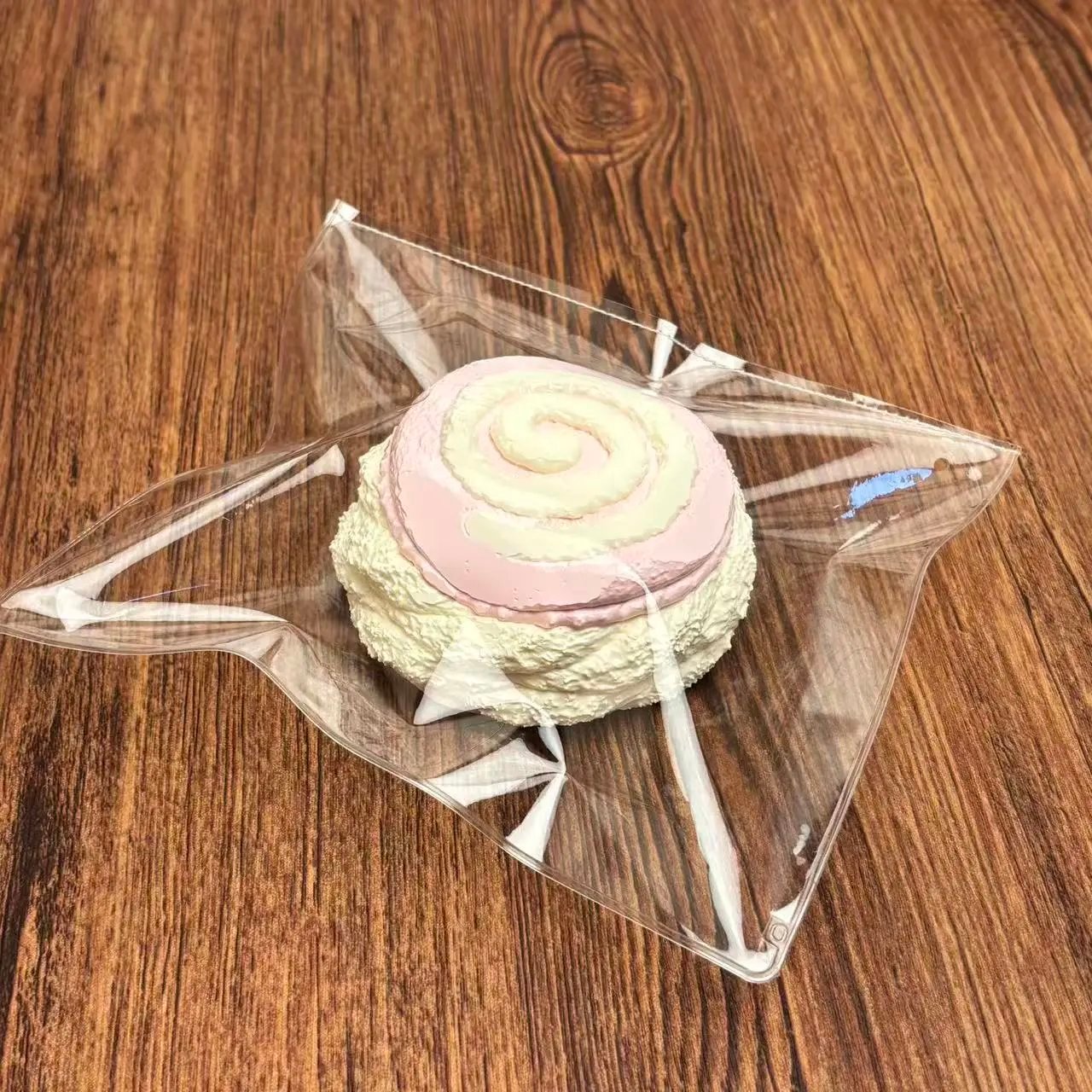 12003 Oyixi Strawberry Roll (Yogurt Clay Texture Series) / Oyixi いちごロール (ヨーグルトクレイ触感シリーズ)