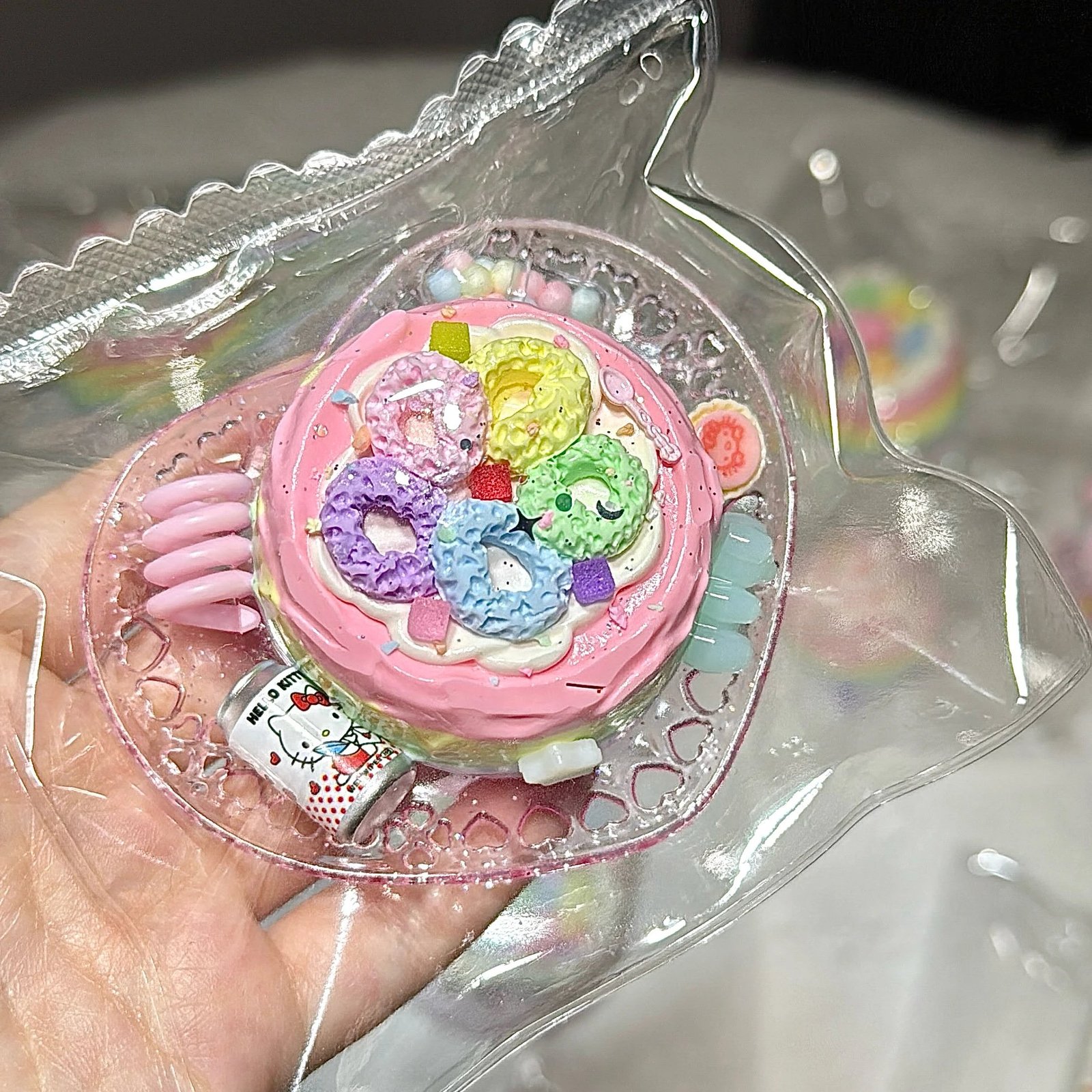 9009 ZHIZHI Rainbow Series Mini Frosted Cake (Sticky Clay Texture Series) / ZHIZHI レインボーシリーズ ミニフロステッドケーキ (ねばりクレイ触感シリーズ)