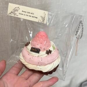 4008 Strawberry Nama Chocolate Snow Puff (Glutinous Rice Clay Texture Series) / いちご生チョコスノーパフ (もち米クレイ触感シリーズ)
