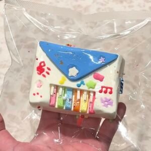 175000 Cheese Cat Envelope Piano (Soft Cream Clay Texture Series) / 蟑螂猫 信封钢琴(绵软奶油泥)