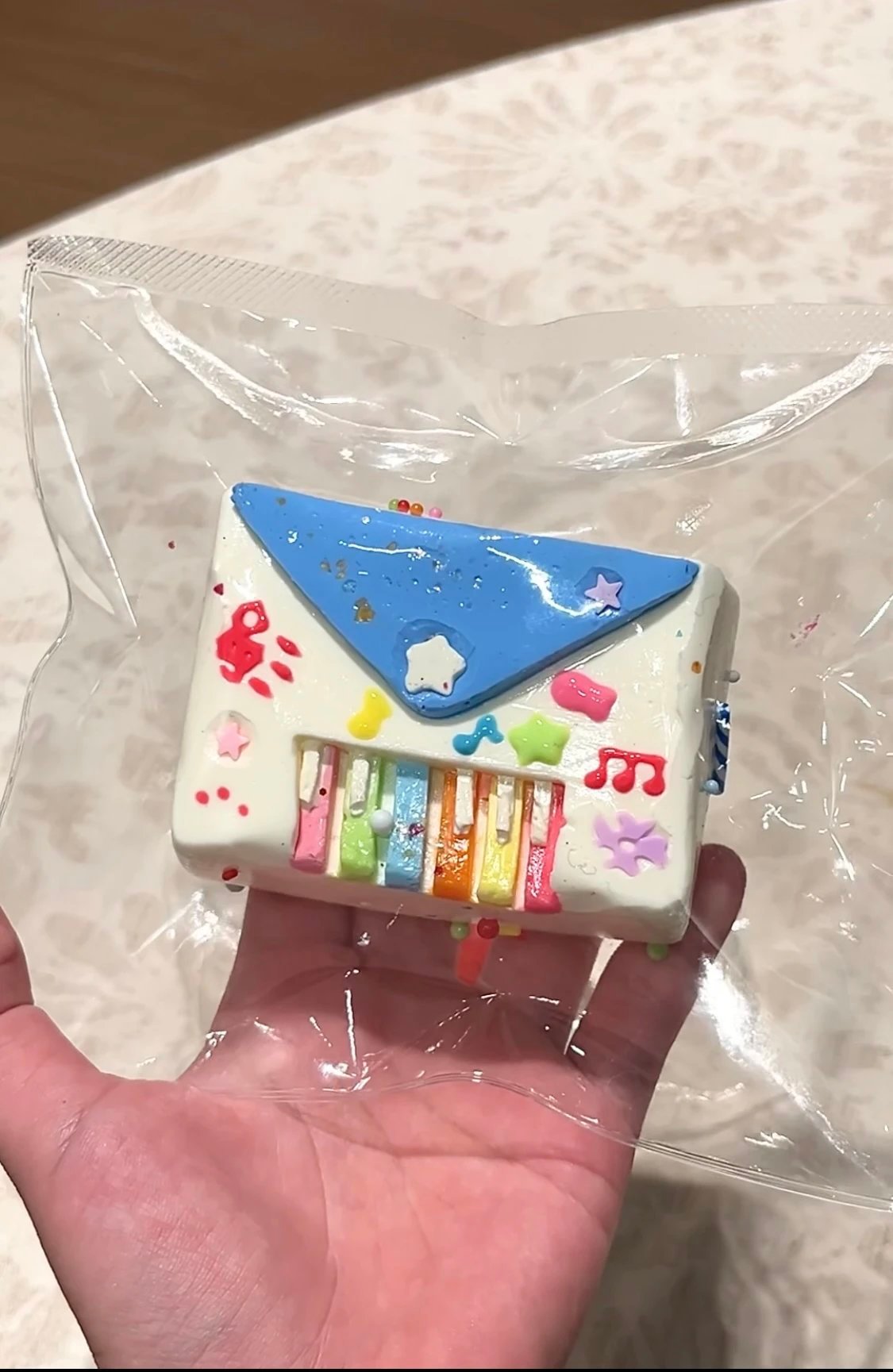 175000 Cheese Cat Envelope Piano (Soft Cream Clay Texture Series) / 蟑螂猫 信封钢琴(绵软奶油泥)