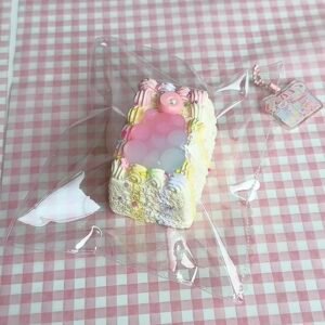 111032 DollCat Bear Cream Piped Cake (Dense Clay Texture Series) / DollCat玩偶猫 くまクリームデコレーションケーキ (高密度クレイ触感シリーズ)