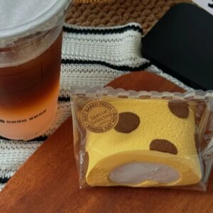 154010 GengGe Studio Original Cream Polka Dot Swiss Roll (Thick Cream Clay Texture Series) / GengGe Studio 原味奶油波点瑞士卷 (厚奶油泥触感系列)