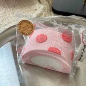 154012 GengGe Studio Strawberry Cream Polka Dot Swiss Roll (Thick Cream Clay Texture Series) / GengGe Studio 草莓奶油波点瑞士卷 (厚奶油泥触感系列)
