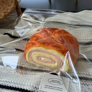 154024 GengGe Studio Strawberry Pineapple Steamed Roll Bread (Thick Cream Clay Texture Series) / GengGe Studio 草莓菠萝花卷面包 (厚奶油泥触感系列)