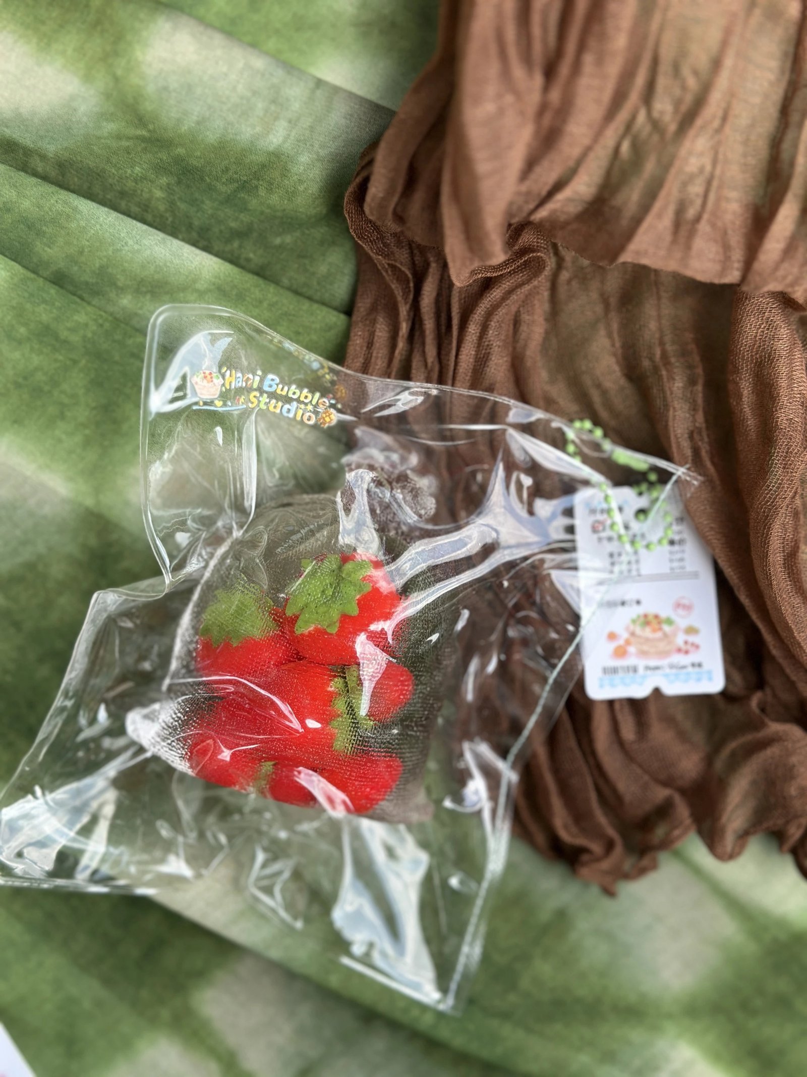 211022 Honey Bubble Squishy Fruit Bag Strawberry / 哈尼泡泡 水果袋草莓
