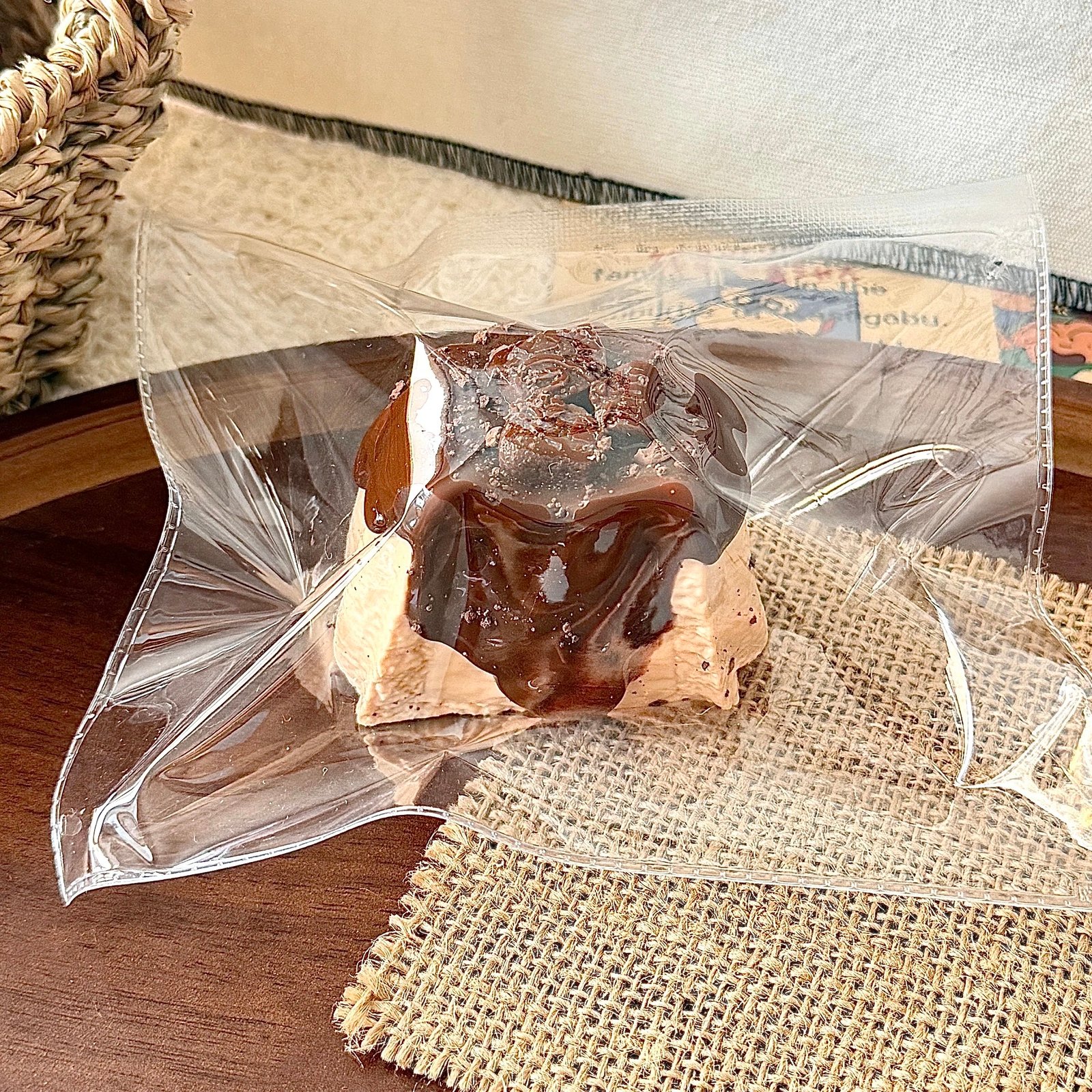 108012 Iced Americano Molten Canele (Moldable Clay Texture Series) / 炫一杯冰美式 とろけるカヌレ (可塑クレイ触感シリーズ)