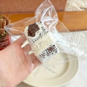 89019 Kaka Jiang Squishy Mint Chocolate Cake Block (Soft Cream Paste Texture Series) / 咔咔酱捏捏 ミントチョコケーキブロック (ソフトクリームペースト触感シリーズ)