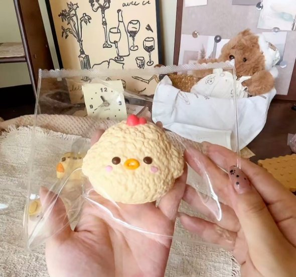 188036 LeeYaoo Clucking Chicken (Soft Cream Texture Series) / 犁垚 咕咕鸡(绵绵奶油触感系列)