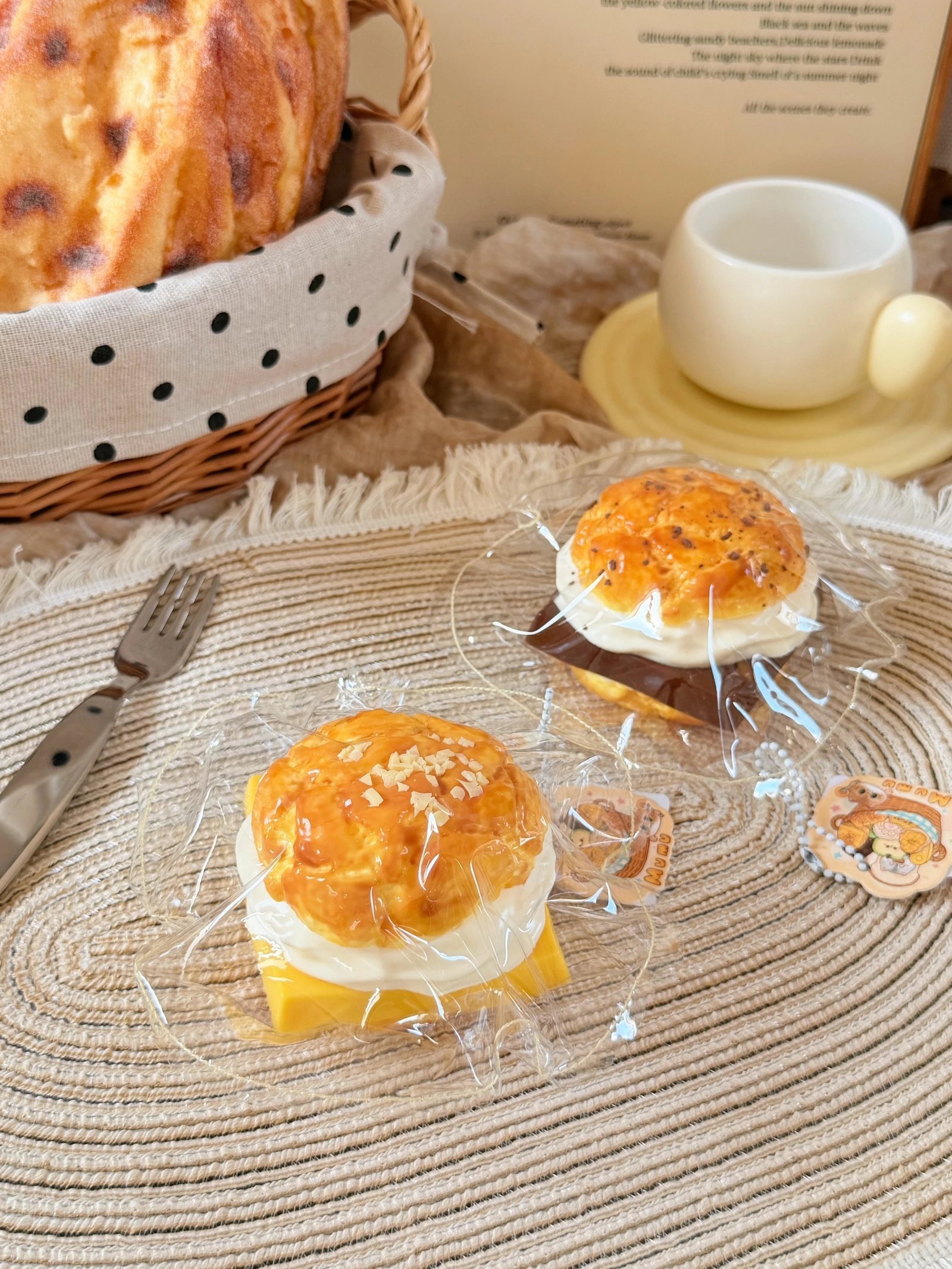 128089 Mumu Nienie Butter Pineapple Bun (Mochi Clay Texture Series) / 木木捏捏 黄油菠萝包(麻薯泥触感系列)