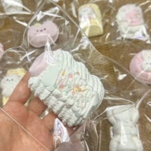135000 Ohmo Nienie Strawberry Lava Roll (Cream Cheese Clay Texture Series) / ohmo捏捏 草莓流心卷 (干酪泥触感系列)