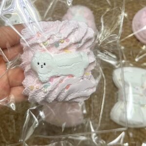 135014 Ohmo Nienie Kitten Bar Roll (Cream Cheese Clay Texture Series) / ohmo捏捏 猫条粉卷卷 (干酪泥触感系列)
