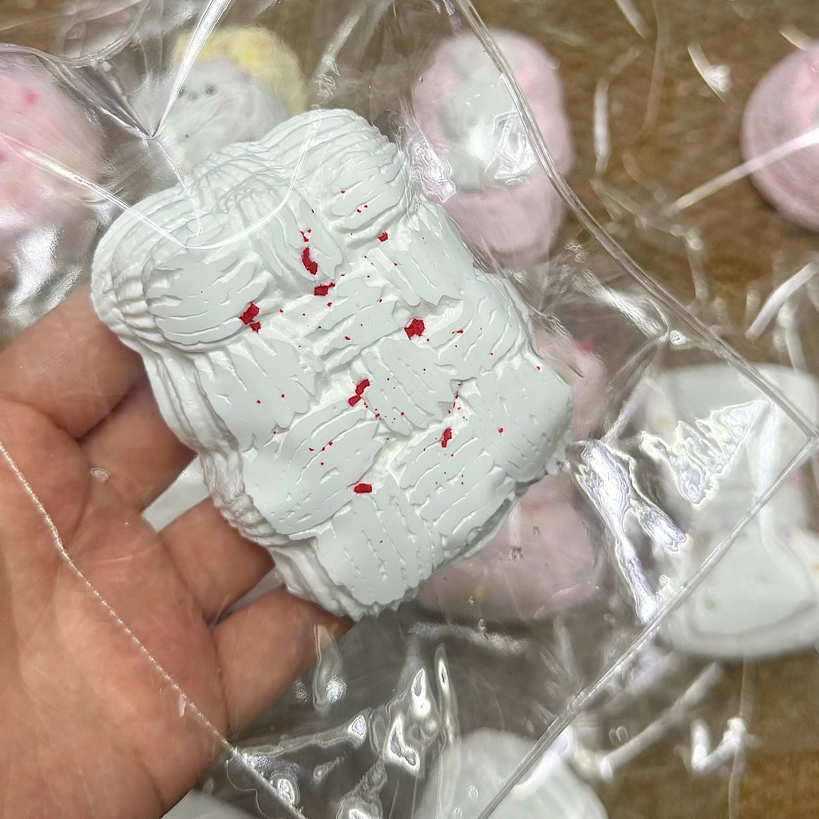 135016 Ohmo Nienie Crushed Sprinkle Braided Cream (Cream Cheese Clay Texture Series) / ohmo捏捏 红碎碎编织奶油 (干酪泥触感系列)