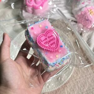 82044 Pipi Bear Heart Toast (Yogurt Clay Texture Series) / Pipi熊 爱心吐司(酸奶泥)