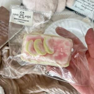 138002 Qidian Nie Guava Mini Cake (Light Cream Texture Series) / 七点捏 水果芭乐小蛋糕 (轻奶油触感系列)