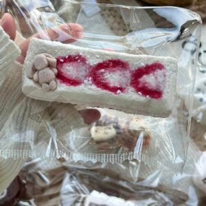 138008 Qidian Nie Hand-Painted Strawberry Long Toast (Cream Clay Texture Series) / 七点捏 手绘草莓长吐司 (奶油泥触感系列)