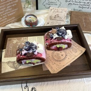 138012 Qidian Nie Blueberry Lava Swiss Roll (Light Cream Texture Series) / 七点捏 蓝莓流心瑞士卷 (轻奶油触感系列)
