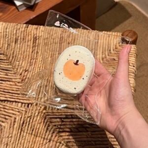 95019 Well Rested Again Squishy Apple Velvet Senbei (Dry Clay Oven 2.0 Texture Series) / 又睡饱了捏捏 りんごベルベットせんべい (ドライクレイオーブン2.0触感シリーズ)