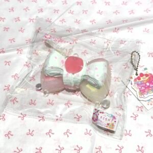 130010 Sasa Butterfly Pretzel - With Cherry (Milk Candy Clay Texture Series) / 萨sasa 蝴蝶碱水・有樱桃 (奶糖泥触感系列)