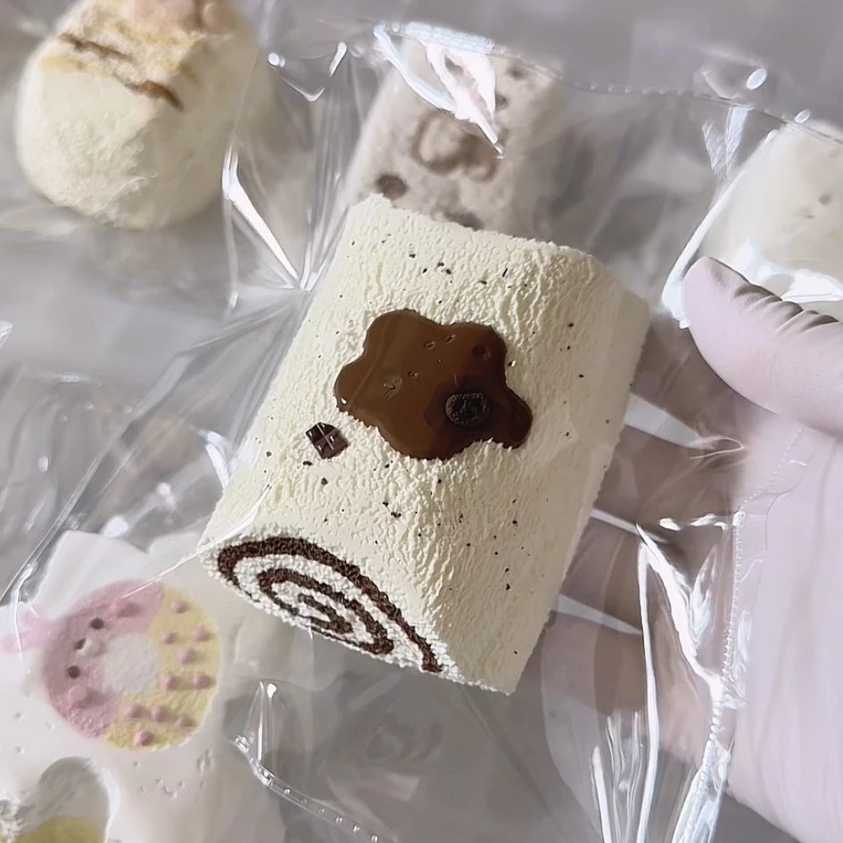 116057 Suredodo Nama Chocolate Marshmallow Swiss Roll (Glutinous Taro Clay Texture Series) / Suredodo苏惹多多 生巧棉花糖瑞士卷(糯芋泥触感系列)