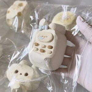 116073 Suredodo Napping Bunny Phone (Yogurt Clay Texture Series) / Suredodo苏惹多多 午睡兔子手机（酸奶泥触感系列）