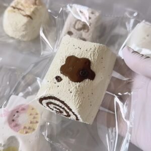 116099 Suredodo Nama Chocolate Marshmallow Swiss Roll (Baked Sweet Potato Clay Texture Series) / Suredodo苏惹多多 生巧棉花糖瑞士卷（红薯泥烤箱版触感系列）