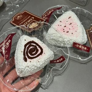 162006 Tongtong Nienie Pink Chocolate Triangle Rice Ball (Rubber Clay Texture Series) / 彤彤的捏 粉巧三角饭团(橡皮泥触感系列)