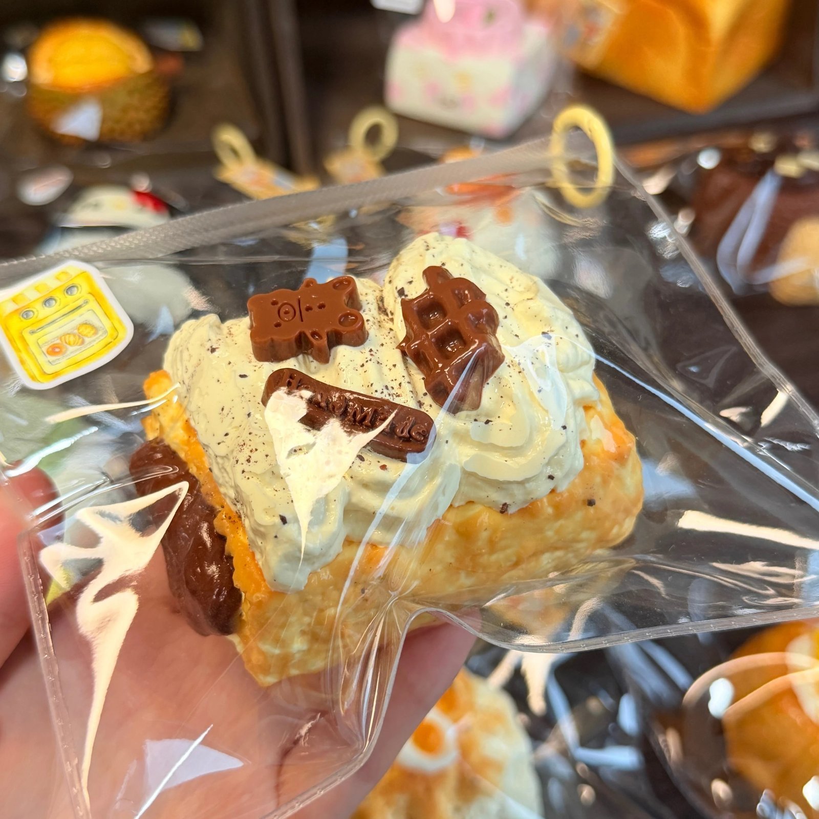 141033 Toovo Cute Cream Chocolate Roll (Dry Glutinous Rice Clay Texture Series) / Toovo cute 捏捏 奶油巧克力卷 (干糯米触感系列)
