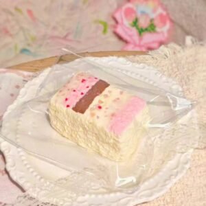 98008 Umai Spring Striped Chocolate Cake (Fluffy Cream Clay Texture Series) / Umai.捏捏 春の横縞チョコレートケーキ (ふわふわクリームクレイ触感シリーズ)