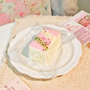 98009 Umai Spring Diagonal Stripe Cake (Fluffy Cream Clay Texture Series) / Umai.捏捏 春の斜め縞ケーキ (ふわふわクリームクレイ触感シリーズ)