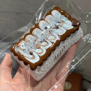 124001 Victoria Kuangnie Sea Salt Chocolate Latte Art Long Toast / 维多利亚狂捏 海盐巧克力拉花长吐司