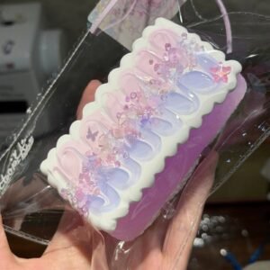 124002 Victoria Kuangnie Purple Filled Chewy Latte Art Long Toast / 维多利亚狂捏 紫色夹心糯叽叽拉花长吐司