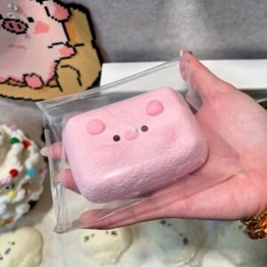 125004 Xiu Maomi Nienie Sniffling Pig Square Cake (Burst Water Texture Series) / 修猫咪捏捏 鼻涕猪方糕 (爆浆水感触感系列)