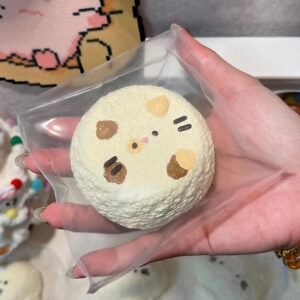 125012 Xiu Maomi Nienie Calico Cat Round Cake (Burst Water Texture Series) / 修猫咪捏捏 三花猫圆饼 (爆浆水感触感系列)