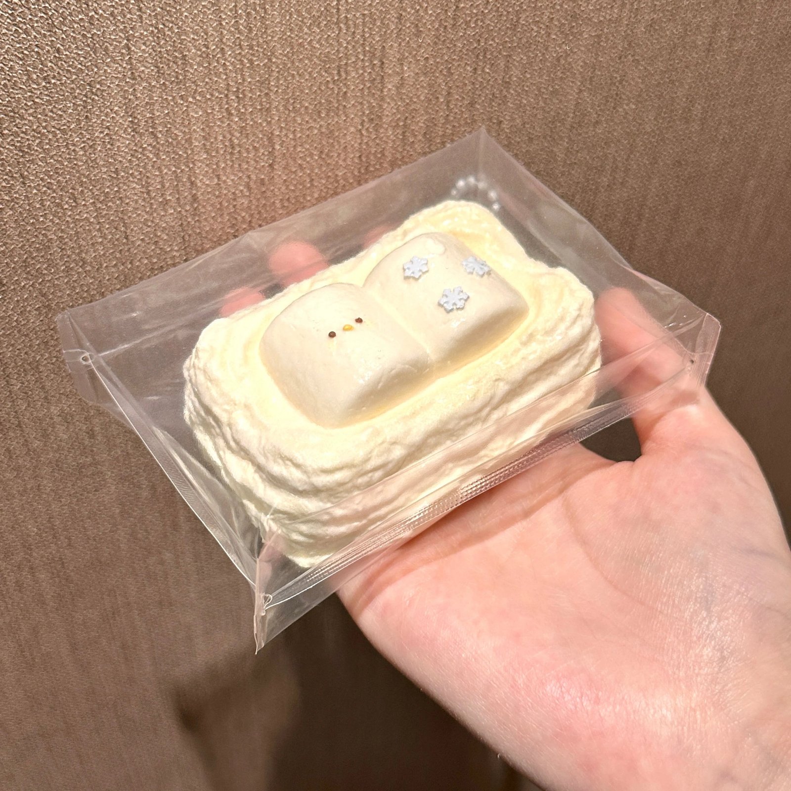 178076 Xiao Shui Yi Snowman Mille Crepe (Bursting Water Cream Clay Texture Series) / 小睡伊 雪人千层(爆浆水奶油)