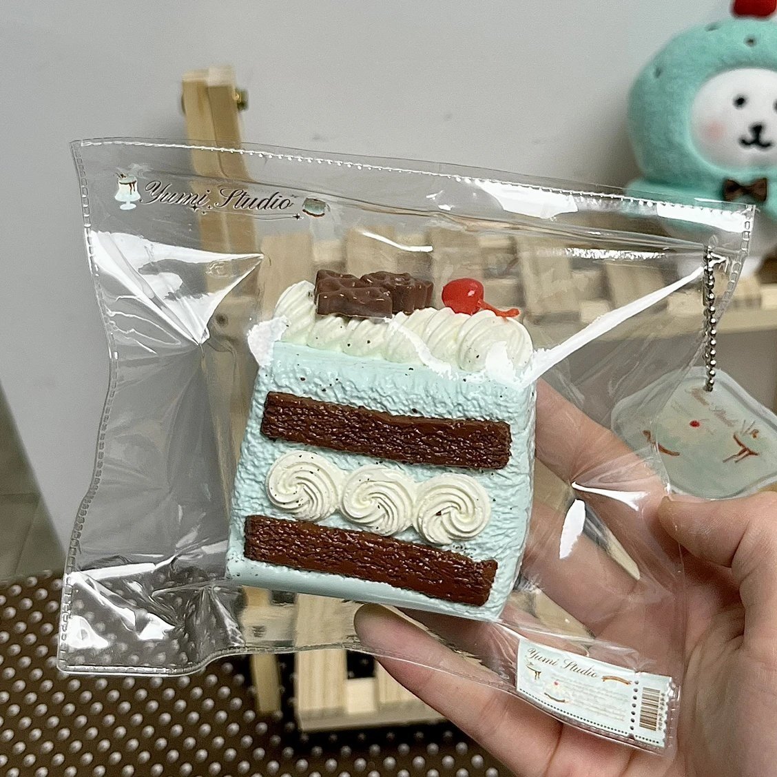 186011 Yumi Nian Nian Thin Chocolate Cake (Clay Texture Series) / Yumi捏捏 薄巧蛋糕(黏土泥触感系列)