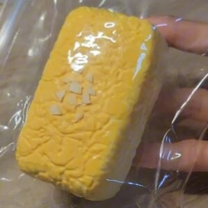 139076 Yizhi Feige Nie Almond Cookie Series Yogurt Cube (New Dry Clay and Cream Cheese Clay Texture Series) / 一只肥鸽捏 杏仁曲奇系列 酸奶块 (新干噎可塑泥与干酪泥触感系列)