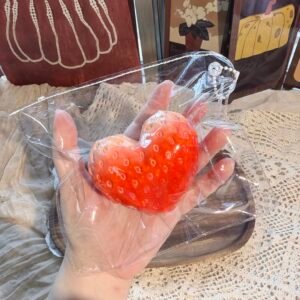 144001 Zaiganma Nie Heart Strawberry (Milk Mochi Clay Texture Series) / 在干嘛捏 爱心草莓 (奶糯泥触感系列)