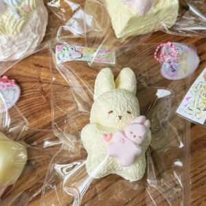 140023 Zulala Hug Bunny (Frozen Cream Texture Series) / 祖拉拉 抱抱兔 (冻奶油触感系列)