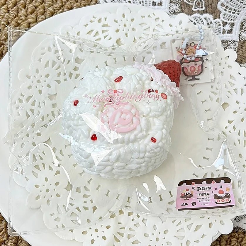 75014 Berry Cat Bakery Strawberry Rice Ball Cat Paw (Soft Cheese Clay Texture Series) / 莓猫饼饼 いちごおにぎり猫の手 (ソフトチーズクレイ触感シリーズ)
