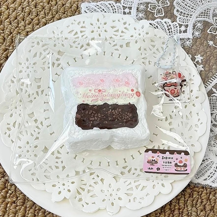 75015 Berry Cat Bakery Strawberry Chocolate Toast (Fluffy Cream Clay Texture Series) / 莓猫饼饼 いちごチョコトースト (ふわふわクリームクレイ触感シリーズ)