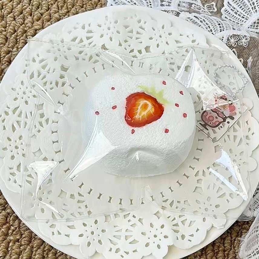 75017 Berry Cat Bakery Strawberry Senbei (Fluffy Cream Clay Texture Series) / 莓猫饼饼 いちごせんべい (ふわふわクリームクレイ触感シリーズ)
